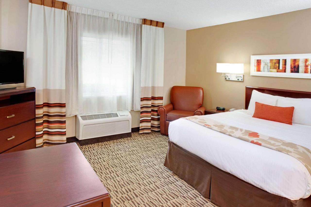 Mainstay Suites Detroit Фармингтон-Хиллз Экстерьер фото