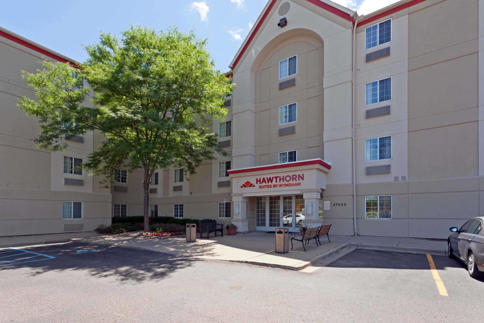 Mainstay Suites Detroit Фармингтон-Хиллз Экстерьер фото