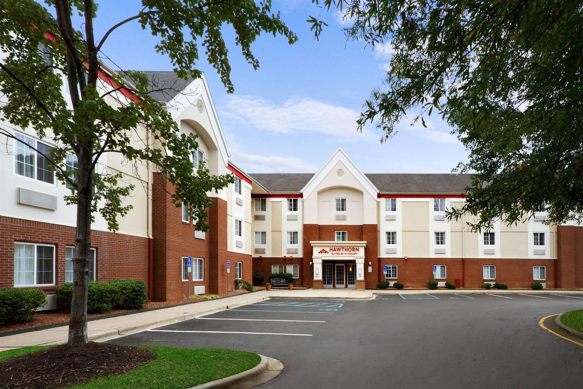 Mainstay Suites Detroit Фармингтон-Хиллз Экстерьер фото